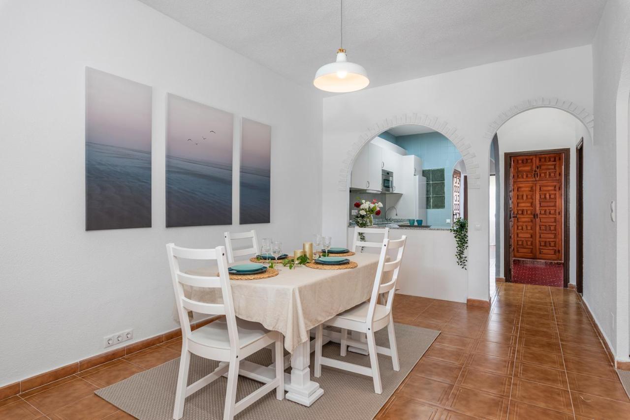 Вілла Beautiful House With Sea Views And Private Pool Торрев'єха Екстер'єр фото