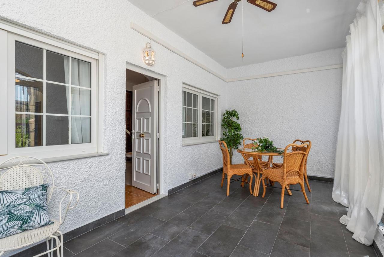 Вілла Beautiful House With Sea Views And Private Pool Торрев'єха Екстер'єр фото